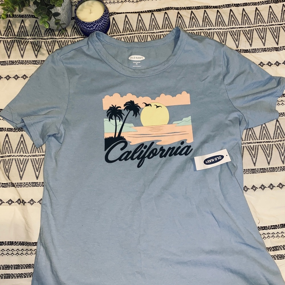 Old navy “California” tee size x-small color blue